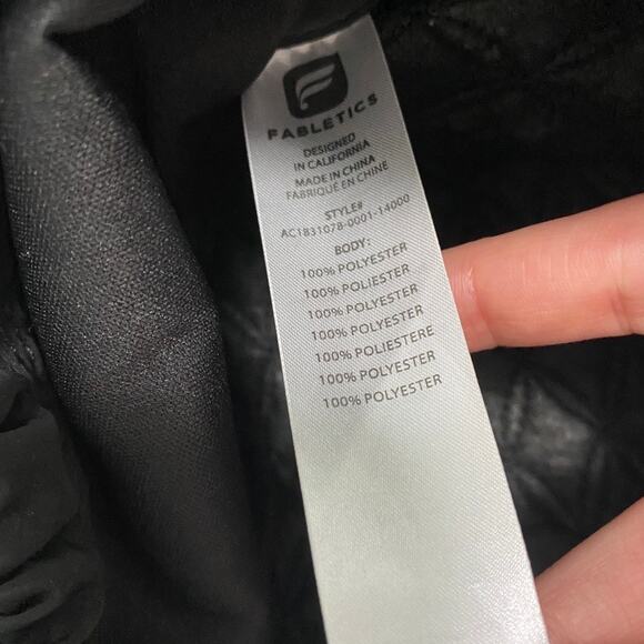 Fabletics Black Quilted Logo Drawstring Bag - Picture 6 of 6